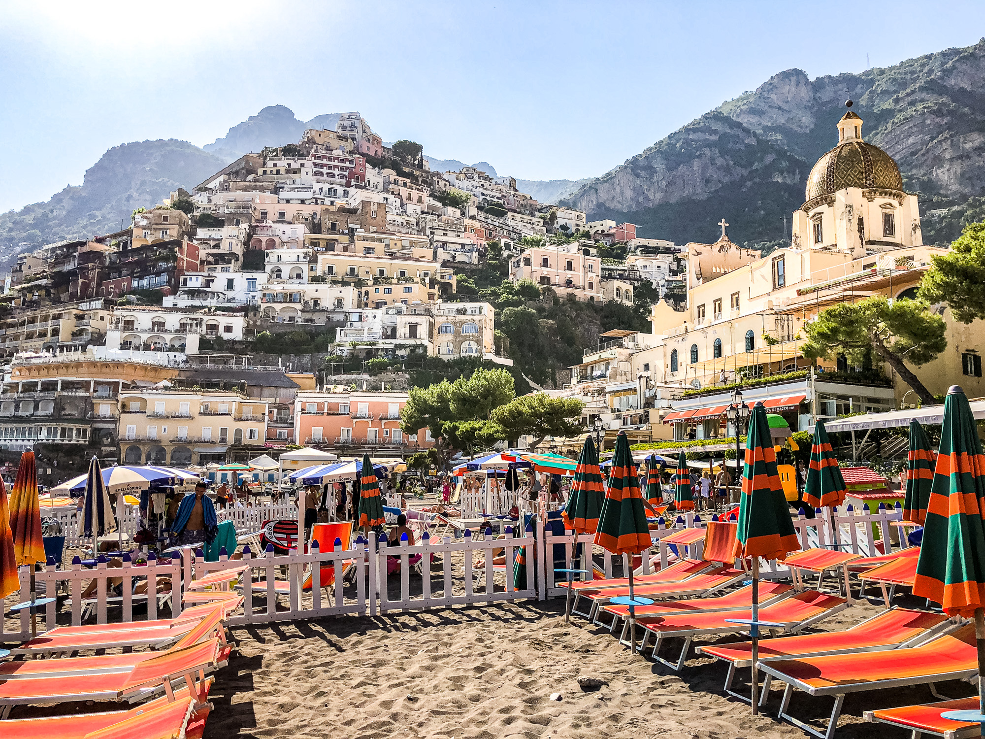 Positano - czy warto tam pojechać i czy jest warte swojej ceny? Hotele, jedzenie i co zrobić, aby wyjazd nie był aż taki drogi