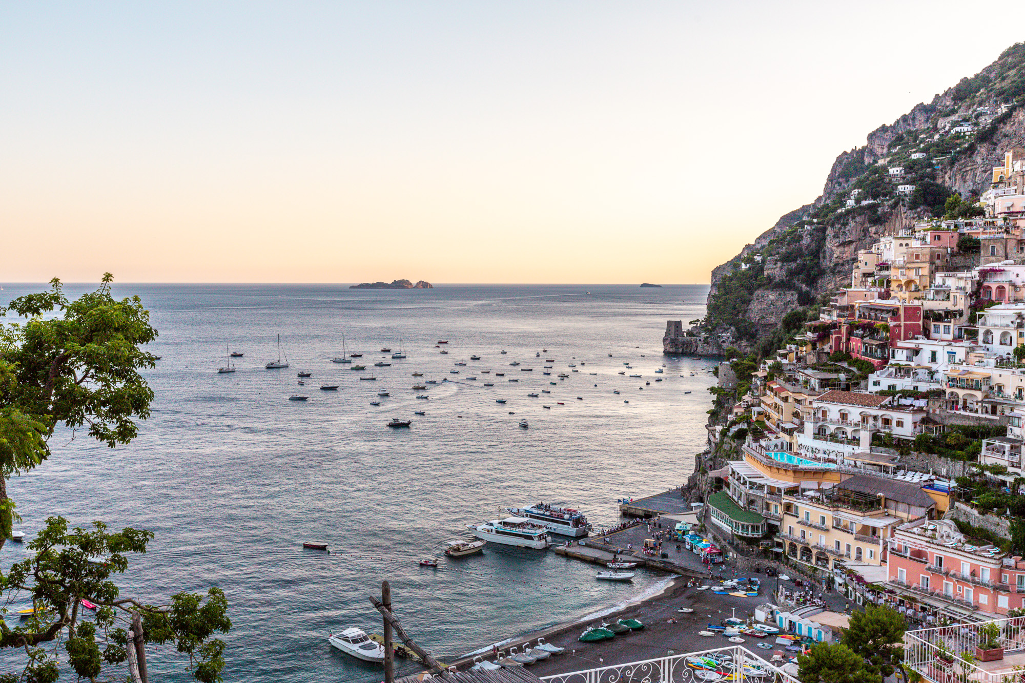 Positano - czy warto tam pojechać i czy jest warte swojej ceny? Hotele, jedzenie i co zrobić, aby wyjazd nie był aż taki drogi