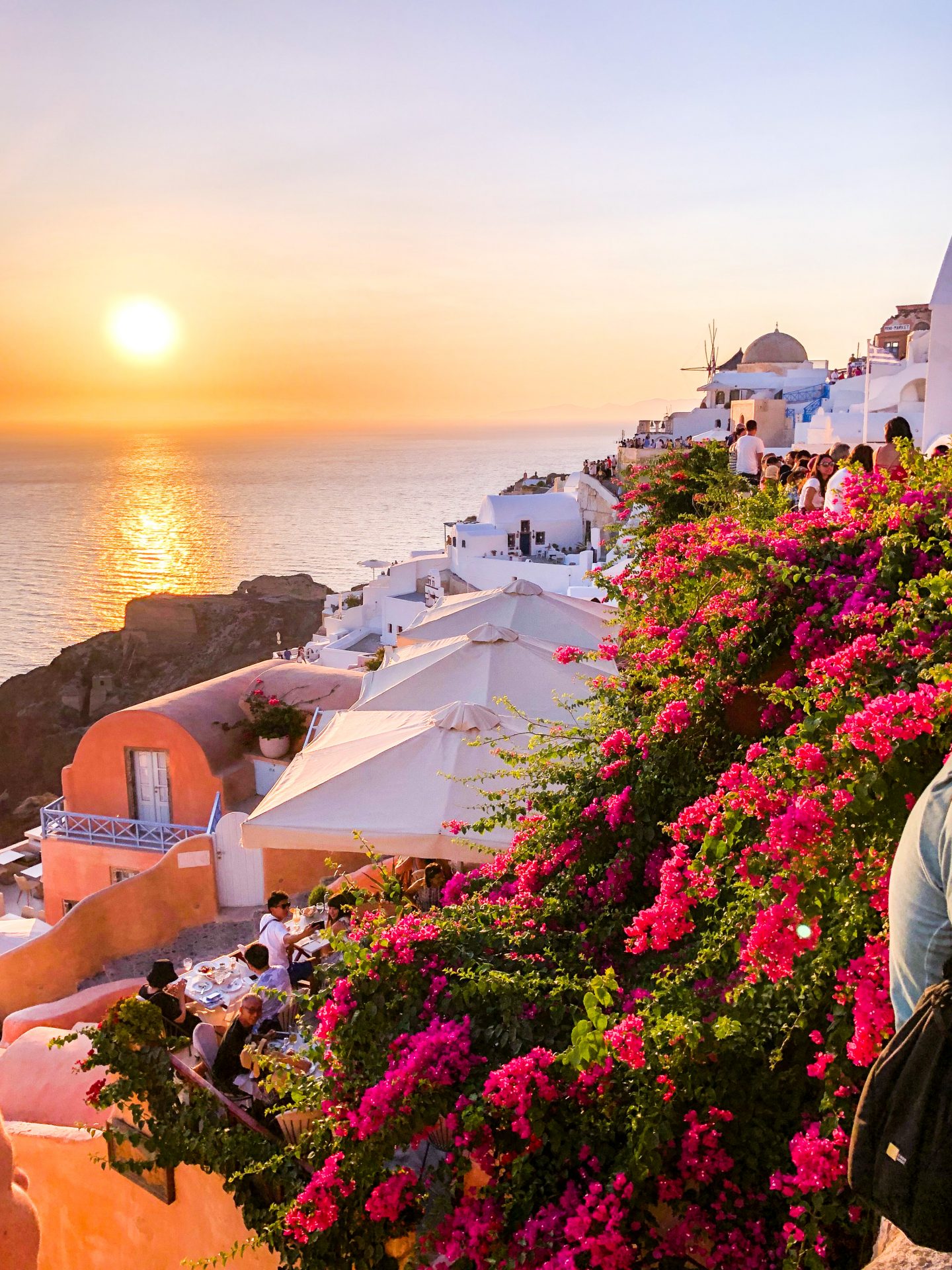 gdzie na wakacje jesienią, wakacje w październiku, wakacje w listopadzie, wakacje we wrześniu, santorini jesienią