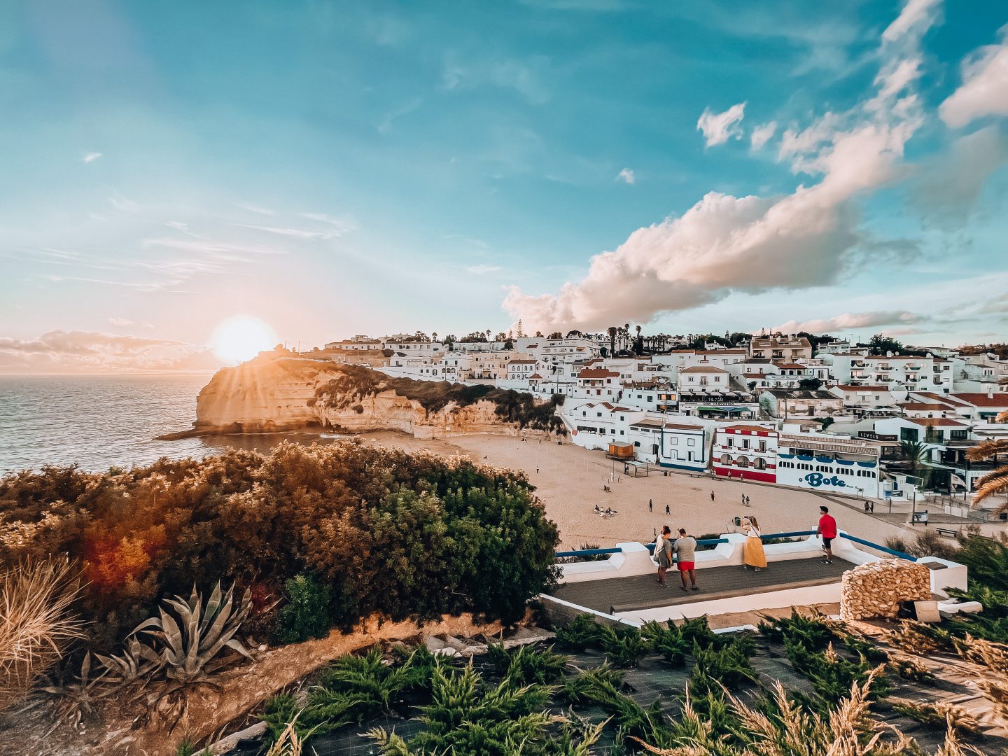 gdzie na wakacje jesienią, wakacje w październiku, wakacje w listopadzie, wakacje we wrześniu, algarve jesienią, portugalia