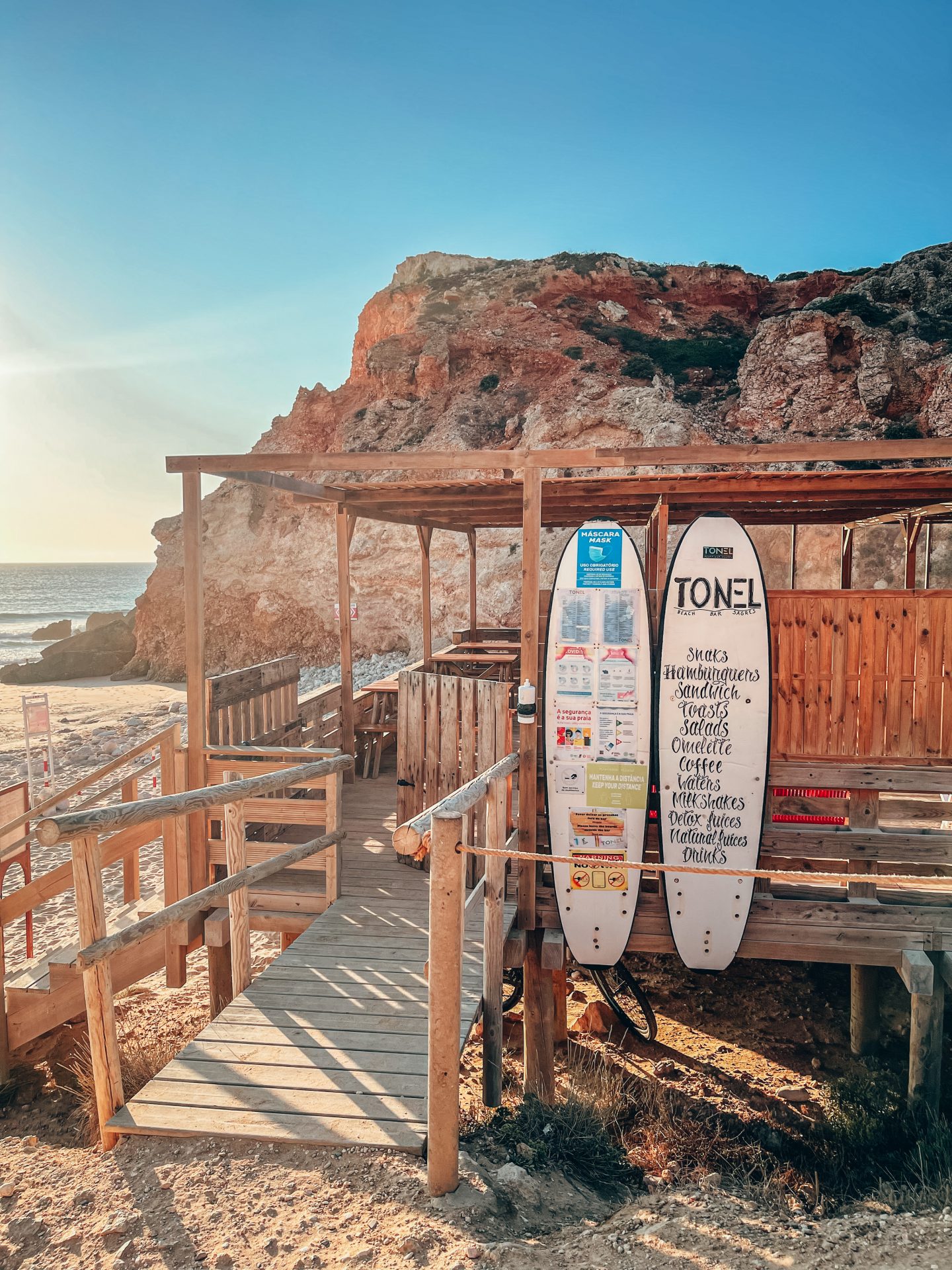 gdzie na wakacje jesienią, wakacje w październiku, wakacje w listopadzie, wakacje we wrześniu, algarve jesienią, portugalia